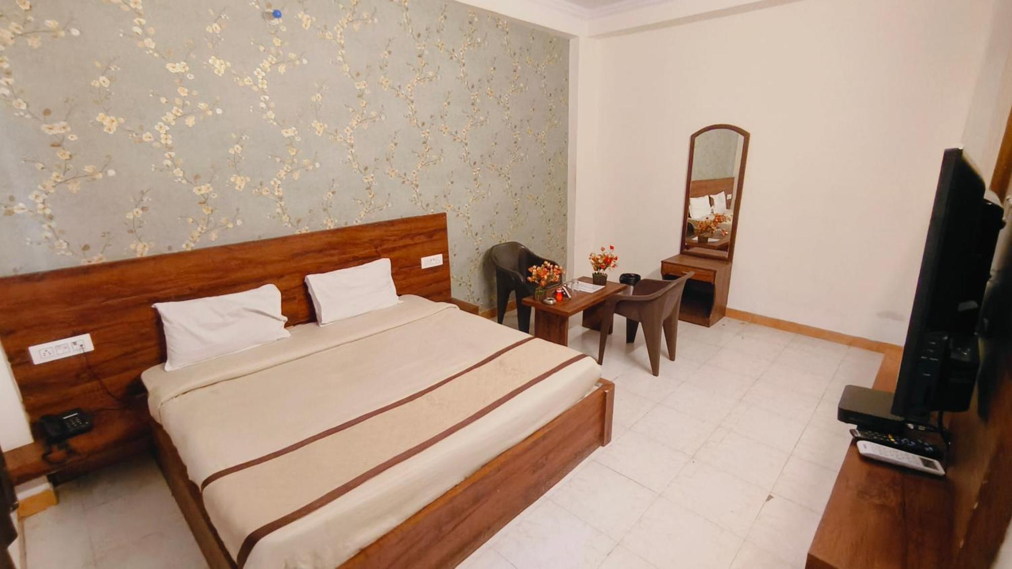 Hotel Elegant, Near Mansarovar, Jaipur