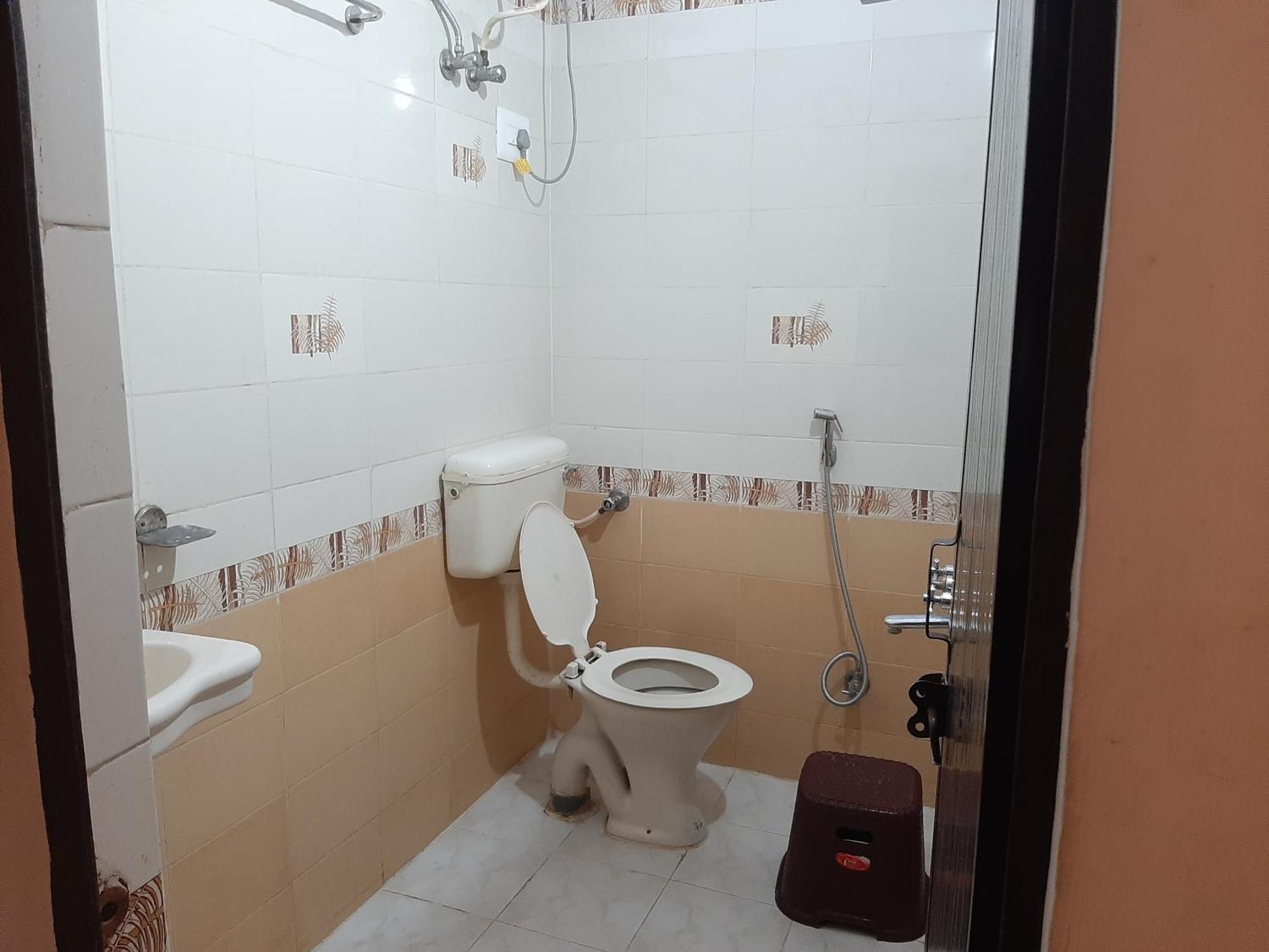 Elegant, Near Mansarovar, 3* Jaipur